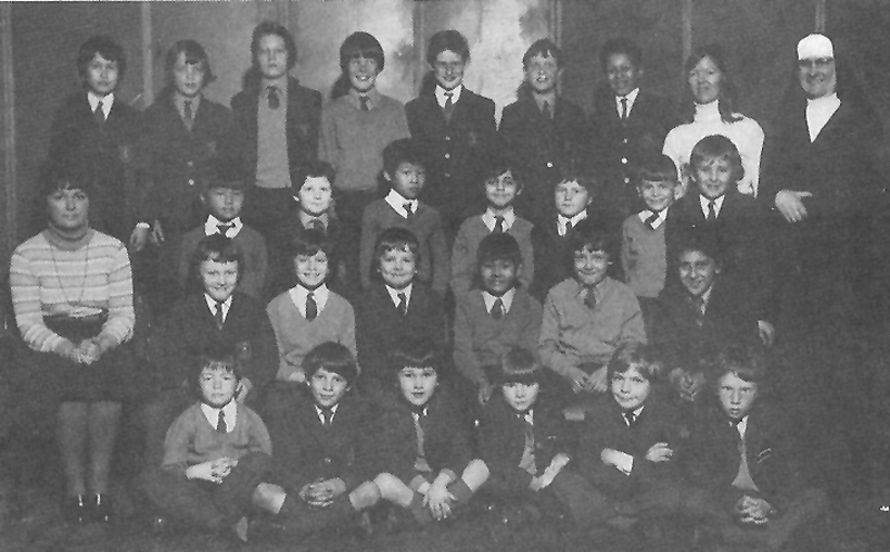 Class Photo Primary 3-6 1977.jpg - Primary 3 to 6 taken in 1977.